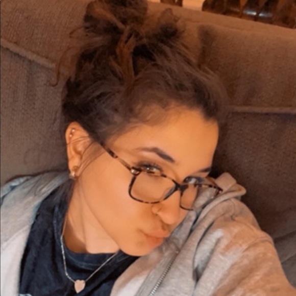 Meet your Posher, Michele - Picture 1 of 1